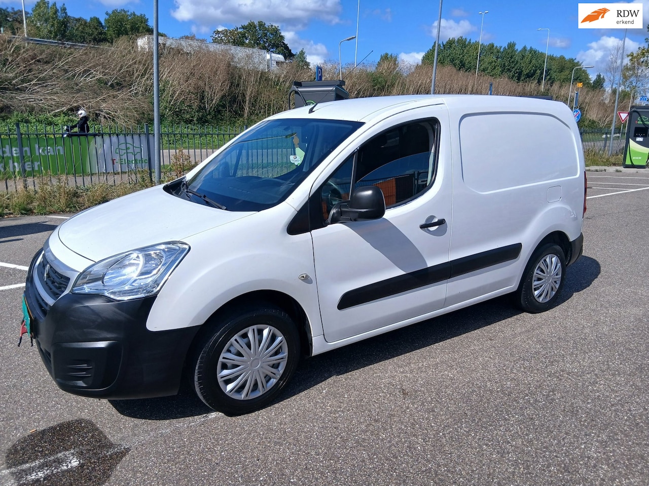 Peugeot Partner - 120 1.6 BlueHDi 75 L1 Profit+!EURO 6!WEINIG KM:133000NAP!COOL AIRCO!ELECKTRISH RAAM!APK:16 - AutoWereld.nl
