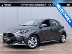 Toyota Yaris - 1.5 Hybrid 115 Business edition / Stoel en stuurverwarming / Parkeersensoren V&A / Camera