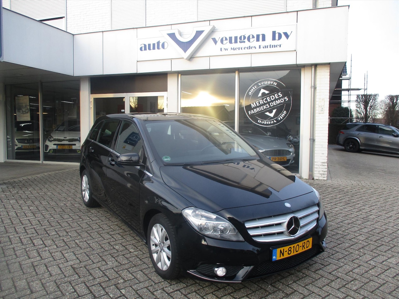 Mercedes-Benz B-klasse - B 180 122PK 7G-DCT/ HOGE INSTAP / COMFORT - AutoWereld.nl