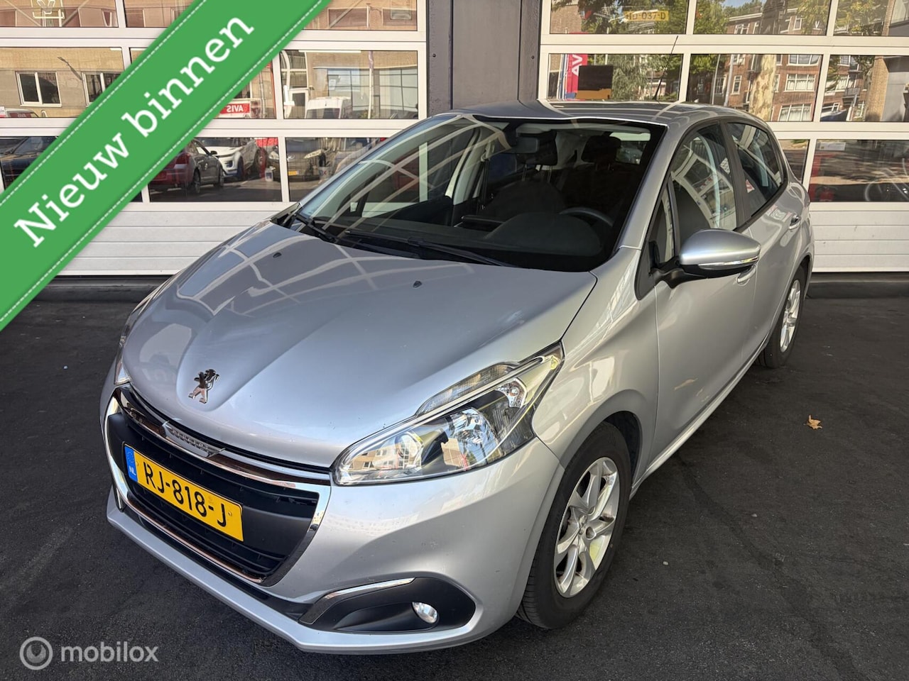 Peugeot 208 - 1.2 PureTech Blue Lion/Airco/NAP/LM Velgen - AutoWereld.nl