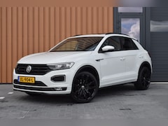 Volkswagen T-Roc - 1.5 TSI 150pk DSG R-line Black style Pano | Trekhaak | Beats | 19"