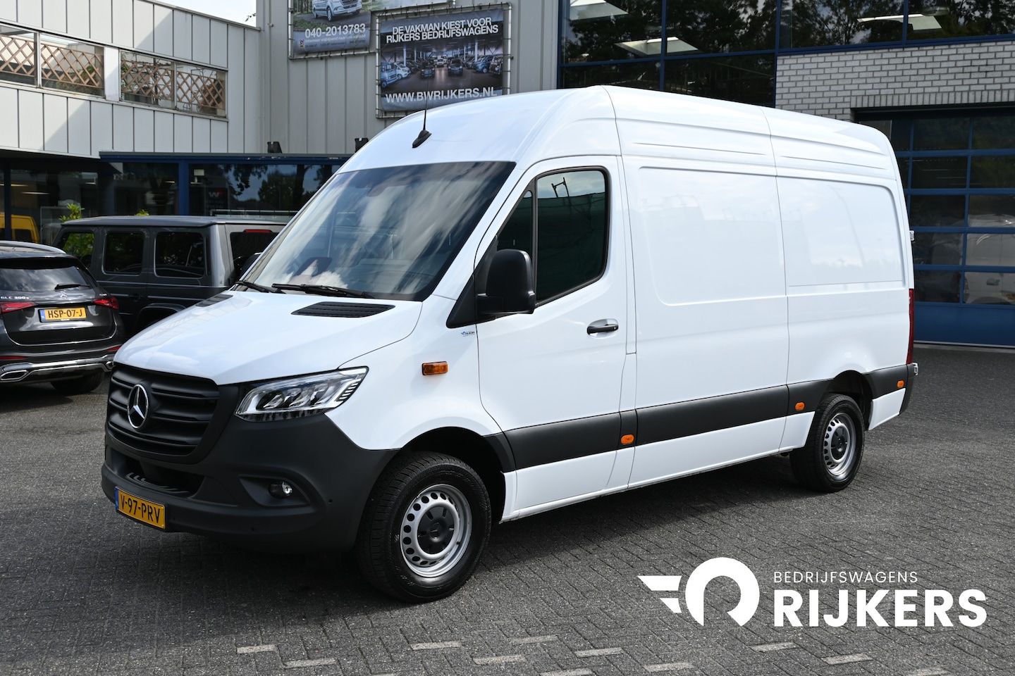 Mercedes-Benz Sprinter - 317 CDI L2H2 Pro LED, Geveerde stoel, Winterpakket, Etc. - AutoWereld.nl