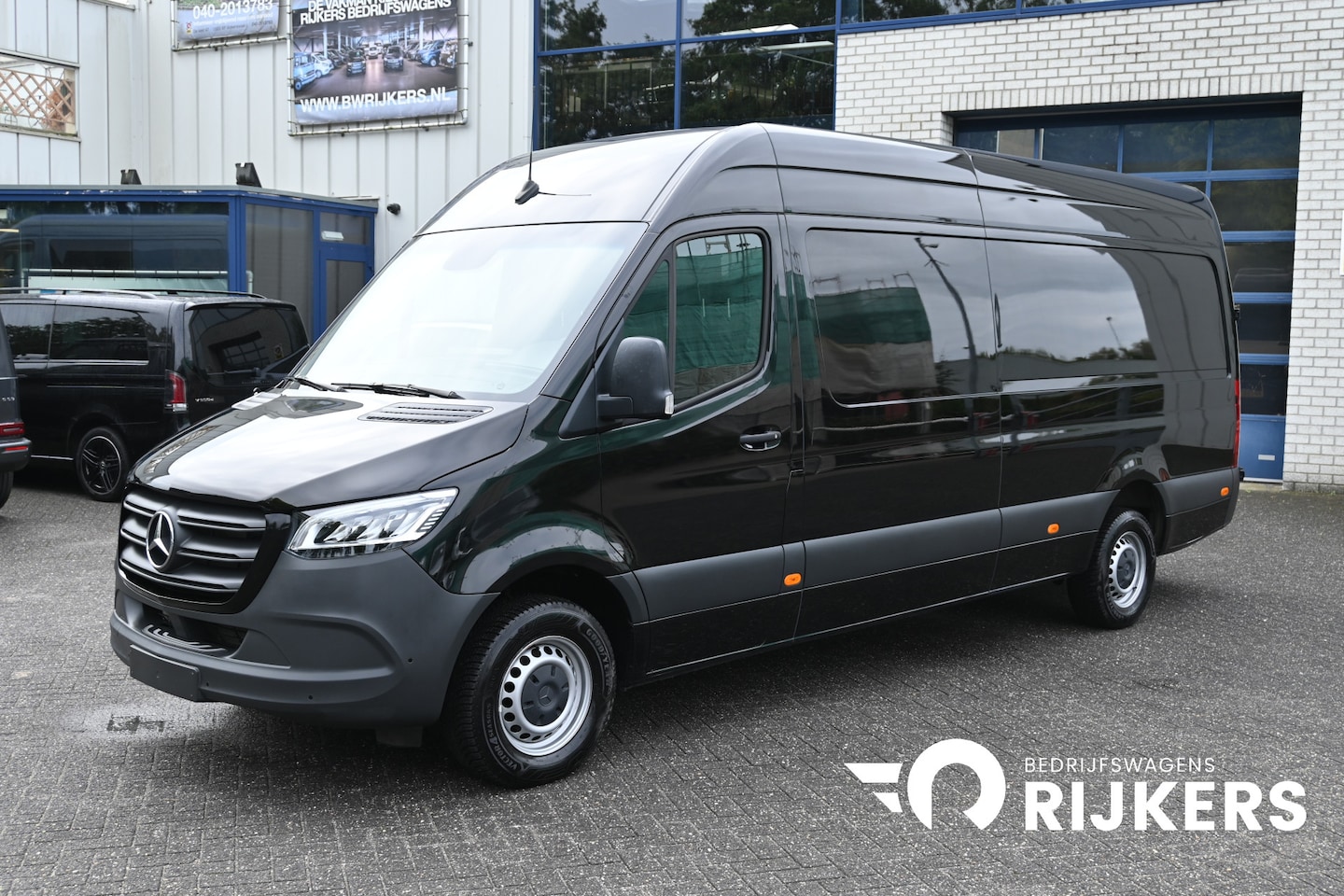 Mercedes-Benz Sprinter - 317 CDI L3H2 RWD 3500 kg Trekhaak, LED, MBUX met camera en Parkeerpakket - AutoWereld.nl