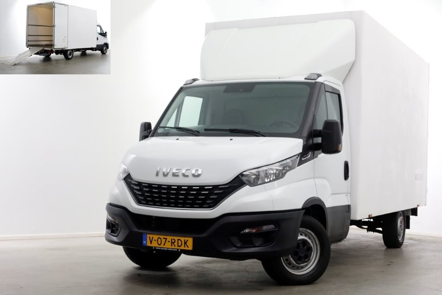 Iveco Daily - 35 S 14 300 35S14 136pk HiMatic Automaat Lowliner Bakwagen met achterdeuren H233cm 10-2020 - AutoWereld.nl