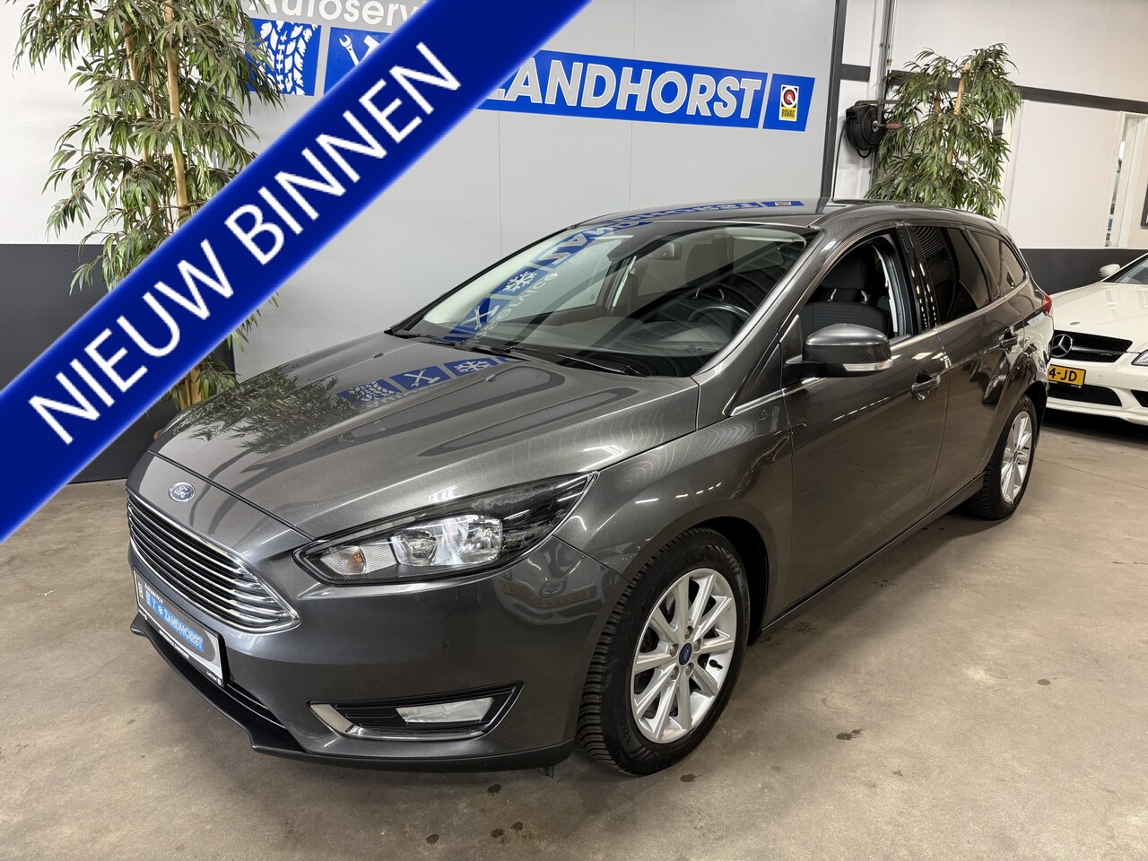 Ford Focus Wagon - 1.0 Titanium // Ecc // Cruise // LM velgen - AutoWereld.nl