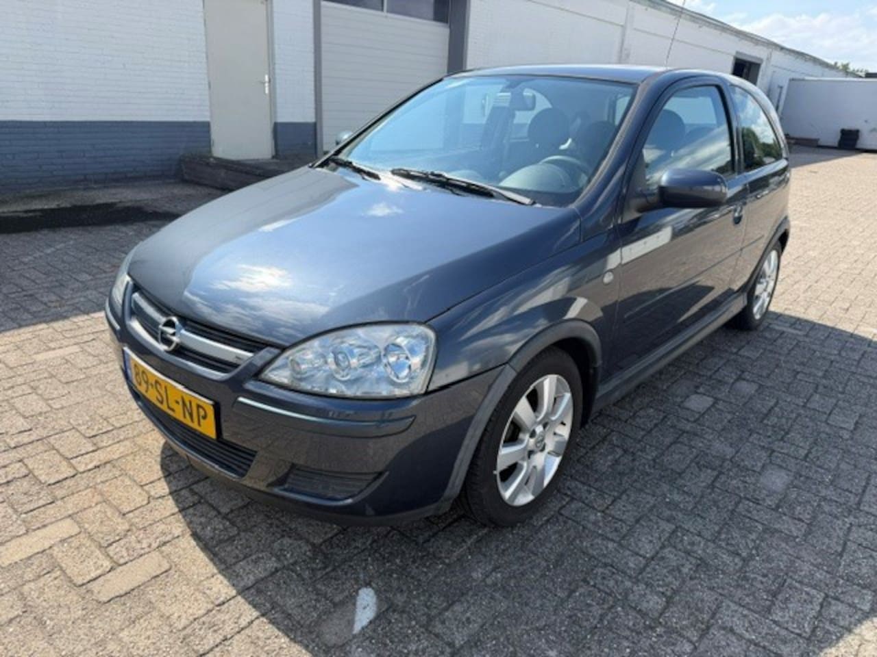 Opel Corsa - 1.2-16V Silverline 130.000 APK 27-8-2027 ! - AutoWereld.nl