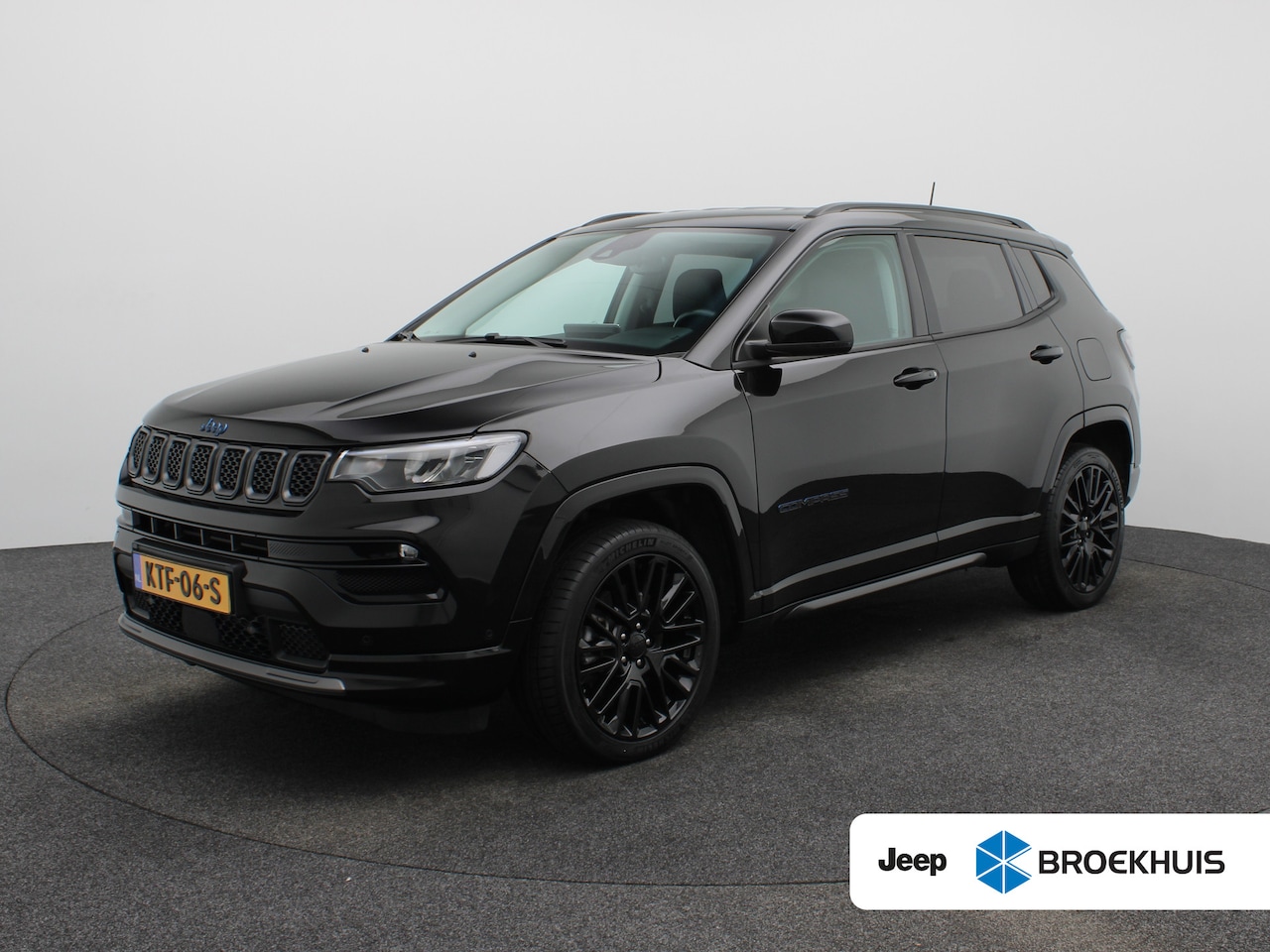 Jeep Compass - 4xe 240 Plug-in Hybrid Electric S | Leder | Navi | Adaptieve cruise | Camera | Elek. klep - AutoWereld.nl