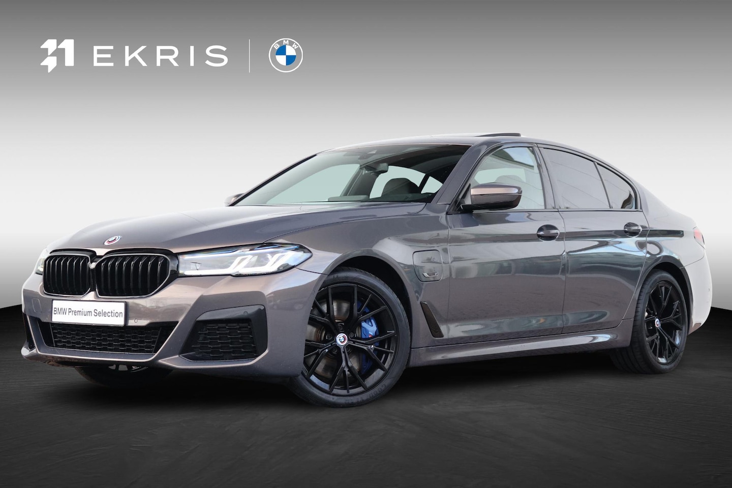 BMW 5-serie - 530e Business Edition Plus | M-Sport Pakket | Schuif/Kantel Dak | Stuur & Stoel Verwarming - AutoWereld.nl