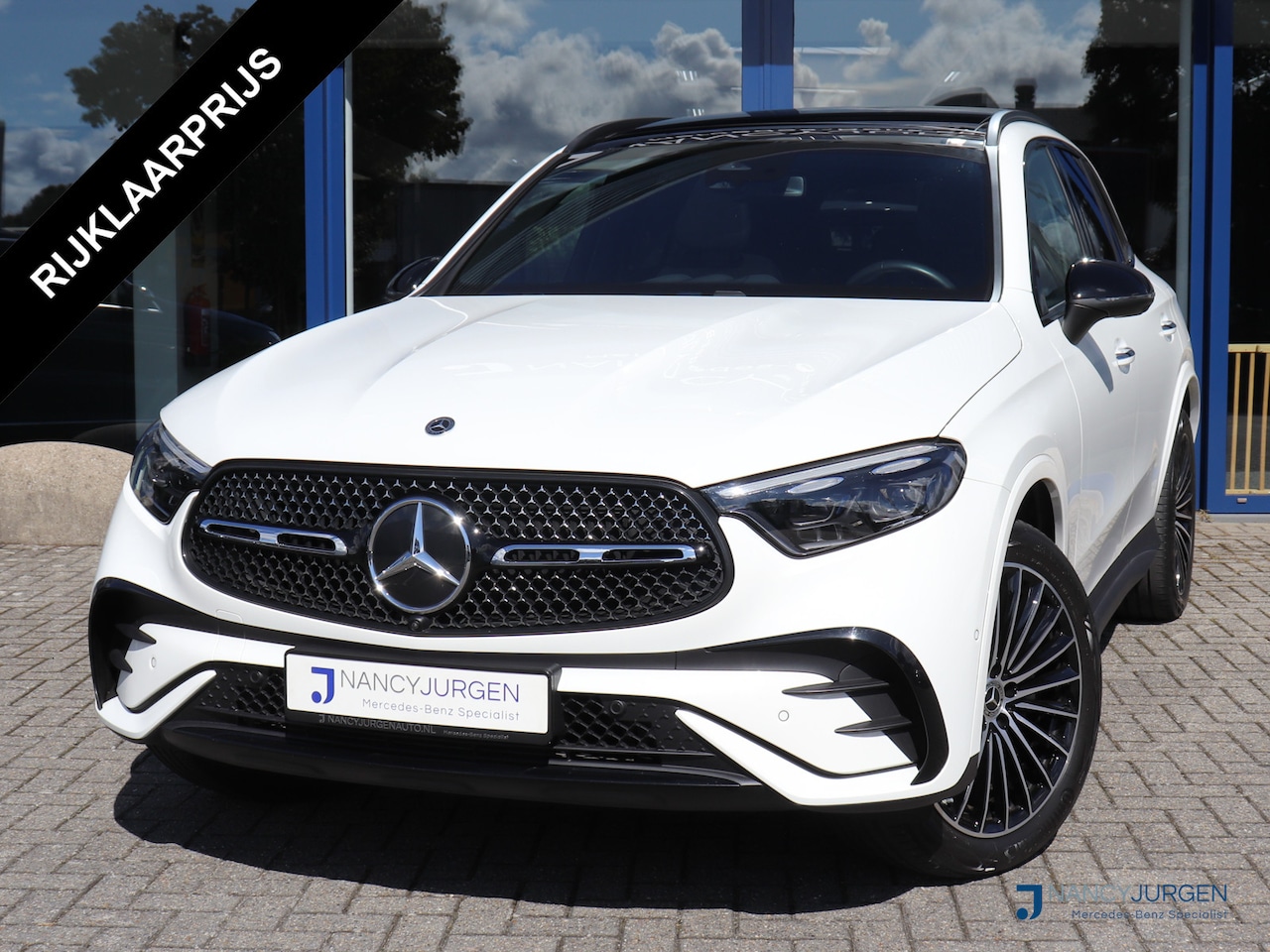 Mercedes-Benz GLC-klasse - 300e 4M | AMG | Premium Plus | Night Pakket | Distronic Pro | Elektr. Panodak | Winter Pak - AutoWereld.nl