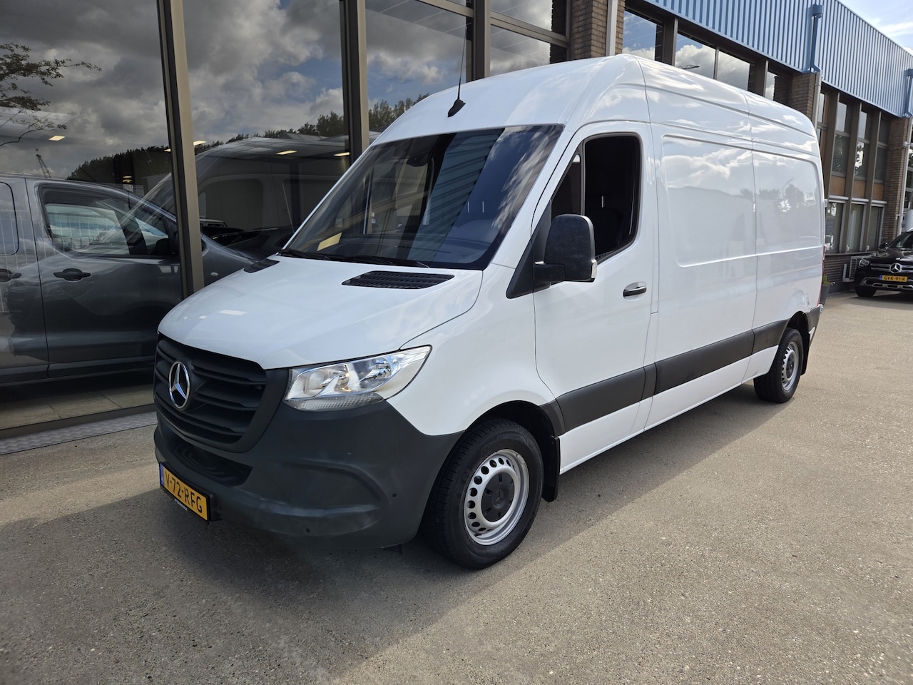 Mercedes-Benz Sprinter - 315 CDI Automaat L2/H2 Airco Cruisecontrol Achteruitrijcamera Trekhaak - AutoWereld.nl