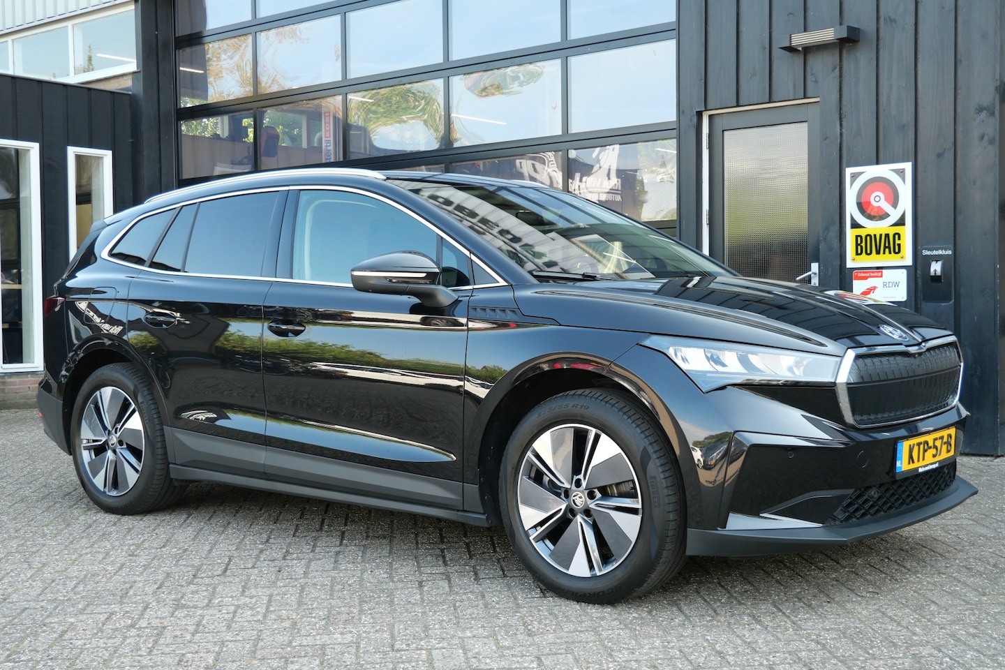 Skoda Enyaq iV - 80 Business Edition Plus | Head-Up | Carplay | Camera | Clima | Memory - AutoWereld.nl