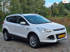 Ford Kuga - 1.6 Titanium Plus Zeer netjes leerbekeleding stoelverwarming navigatie parkeer sensor trek