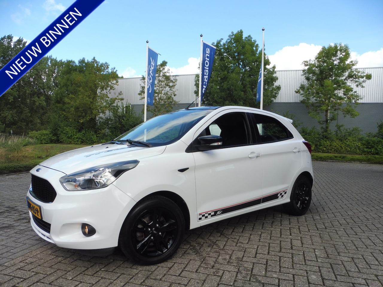 Ford Ka - 1.2 86pk Black Pack Edition Leuk dit ie is Heeel leuk en mrb 39,- per mnd - AutoWereld.nl