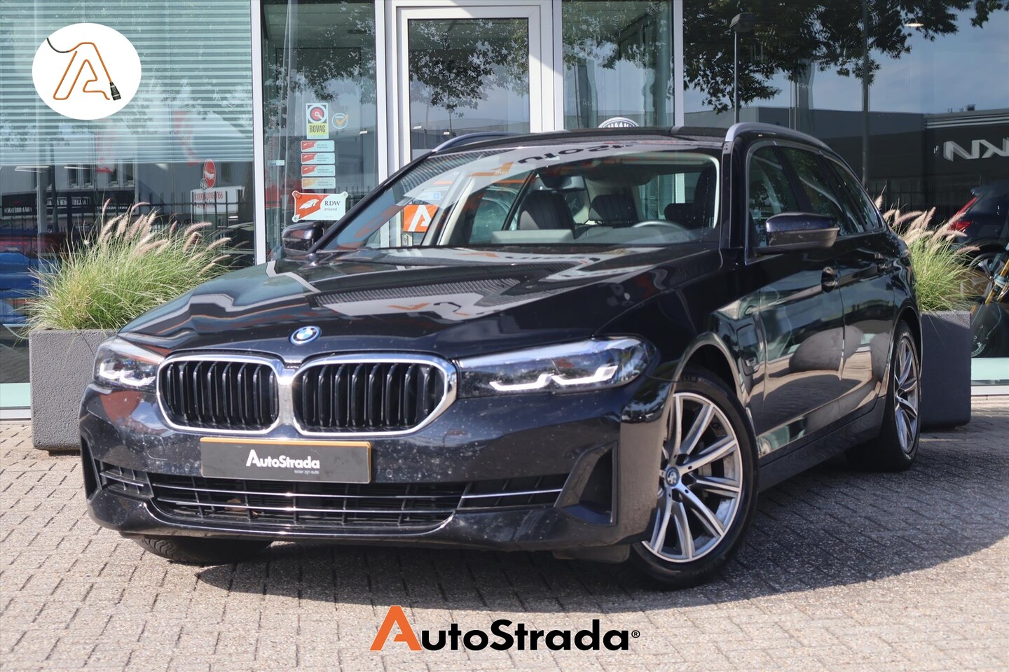 BMW 5-serie Touring - (g31) 530e High Executive 292pk AUT I Navi I Leder I Stoelverwarming I Cruise I Climate - AutoWereld.nl