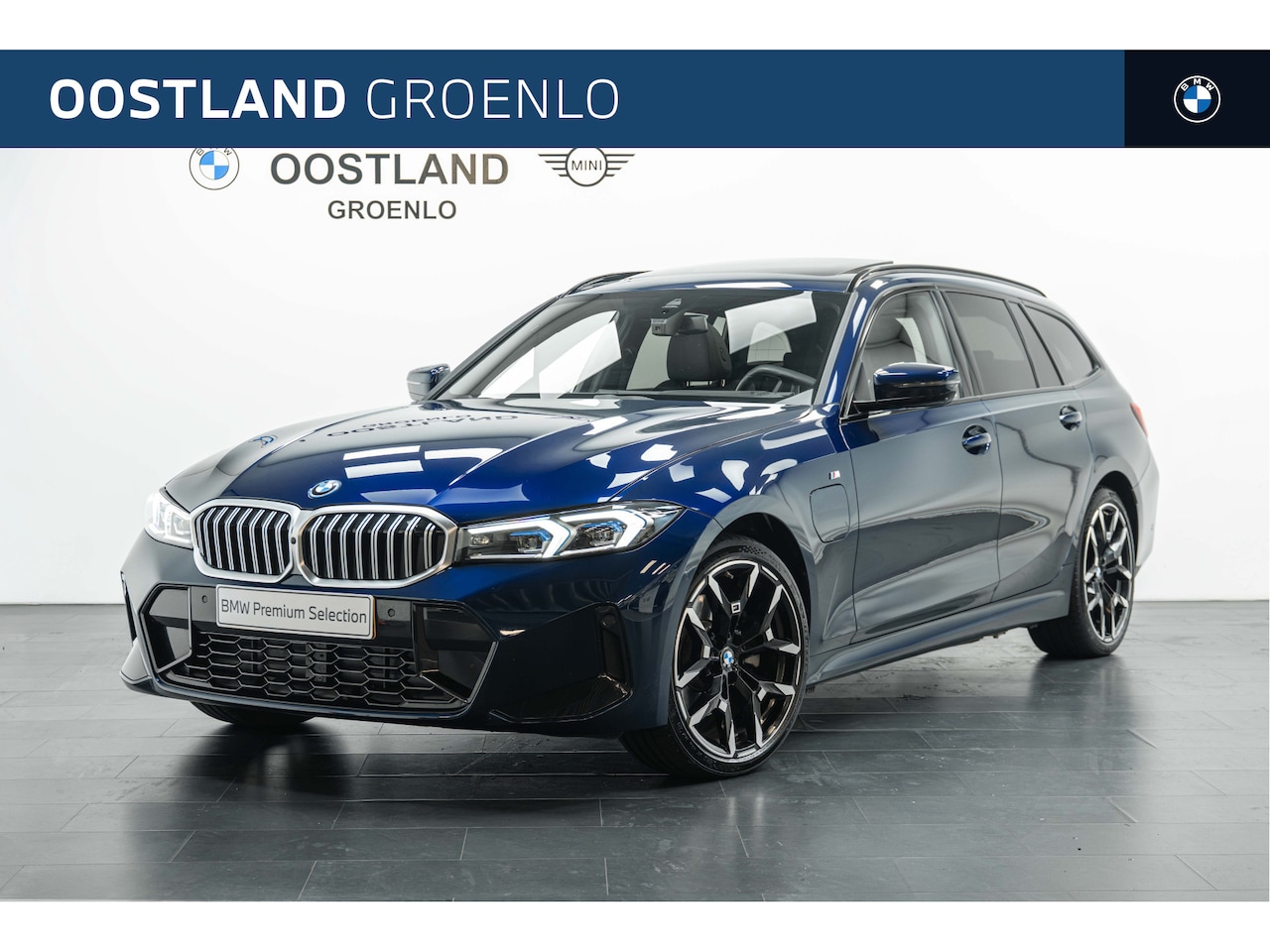 BMW 3-serie Touring - 330e M Sport Automaat / Panoramadak / Trekhaak / Sportstoelen / Comfort Access / Adaptieve - AutoWereld.nl