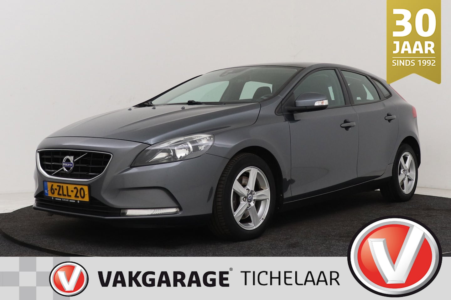 Volvo V40 - 1.6 T3 Summum 150 PK | Panoramadak | Navigatie | Stoelverwarming | - AutoWereld.nl