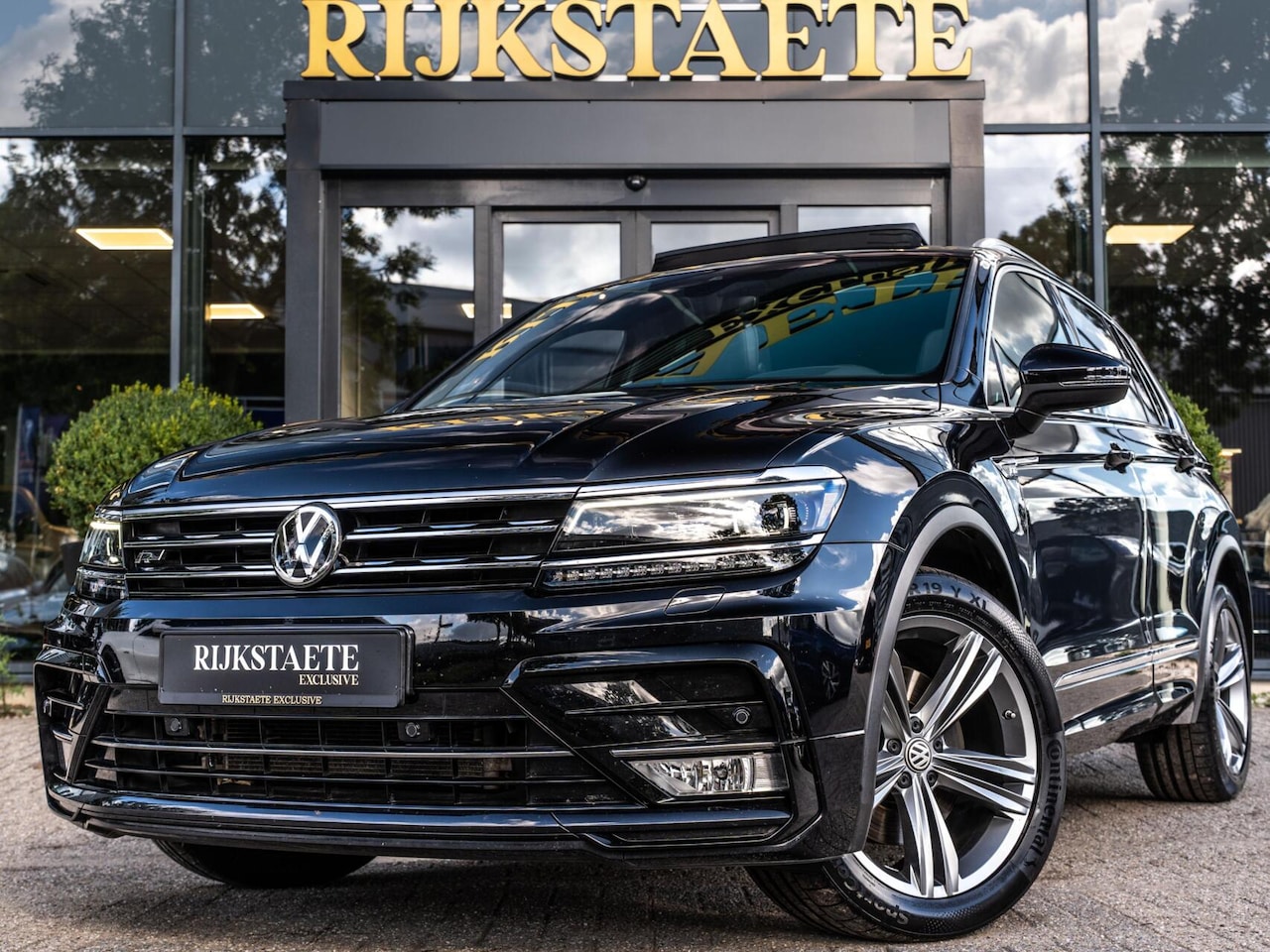 Volkswagen Tiguan - 2.0 TSI 4Motion Highline|PANO|CRUISE|APP. - AutoWereld.nl