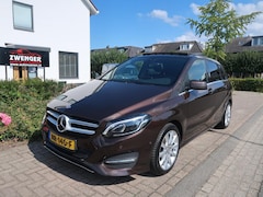 Mercedes-Benz B-klasse - 180 Sport AUT F-1 PANORAMADAK|TREKHAAK|MEMORY|CAMERA|ADAPTIVE CRUISECONTROL|LEDER|ZEER MOO