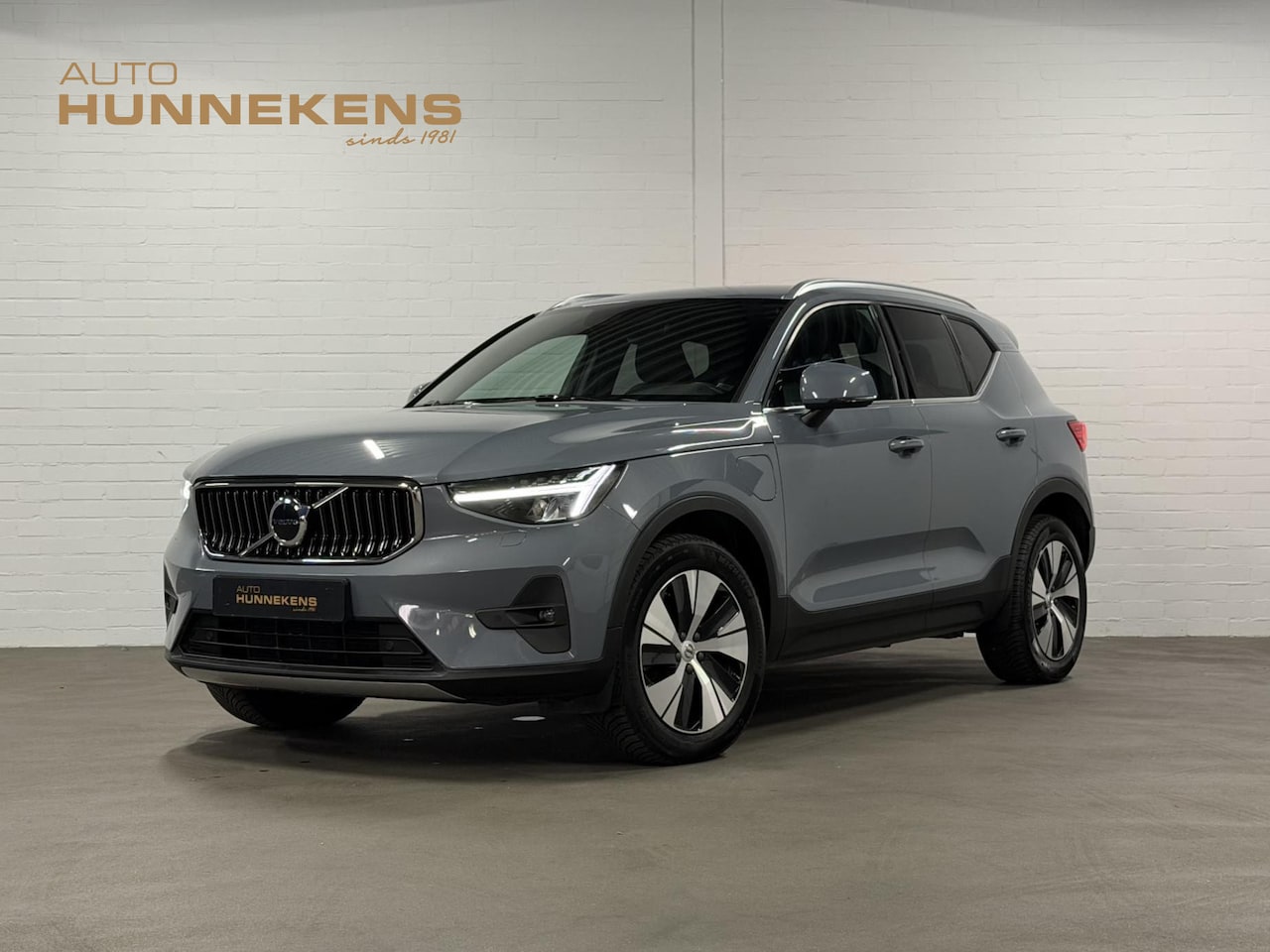 Volvo XC40 - 1.5 T4 Plug-in hybrid Plus Bright Adapt. cruise | Stuur-/Stoelverwarming | Harman/Kardon | - AutoWereld.nl