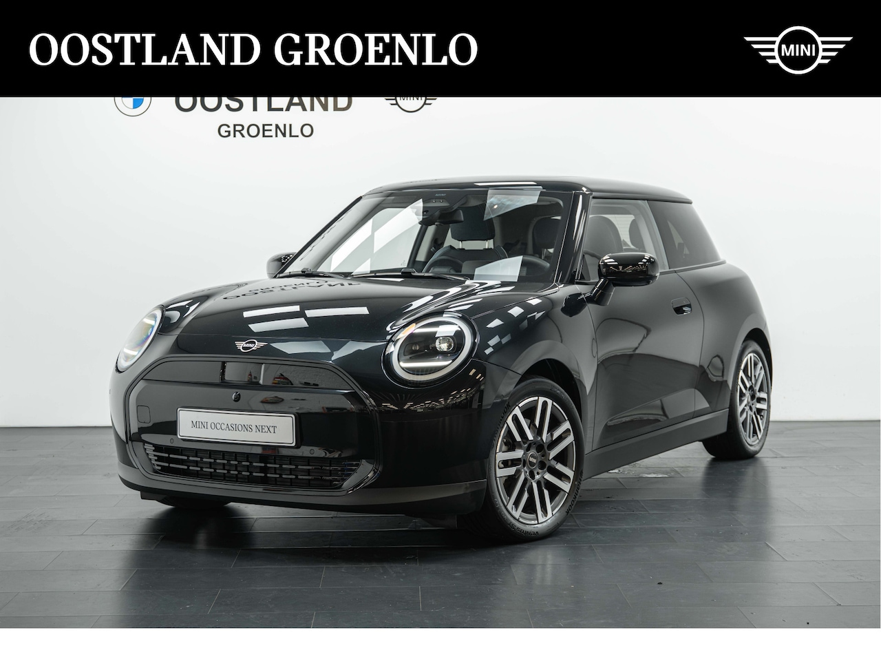 MINI 3-Deurs - Hatchback Cooper E / Classic / Pakket L / 17 inch Parallel Spoke 2-tone / 360gr Parkeercam - AutoWereld.nl