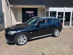 BMW X1 - SDrive18i Executive / CLIMATE / NAVI / CRUISE / ALU VELGEN / TREKHAAK / EURO-5