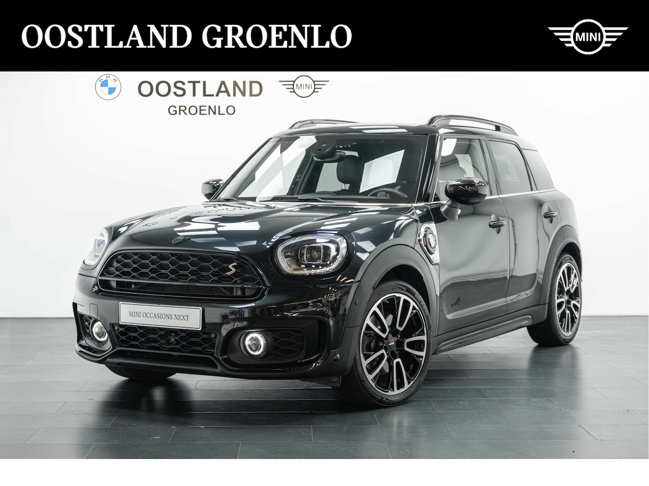MINI Countryman - Cooper SE ALL4 JCW Automaat / Panoramadak / Achteruitrijcamera / Head-Up / Comfortstoelen - AutoWereld.nl