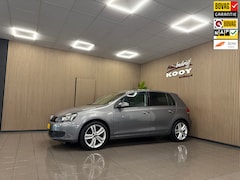 Volkswagen Golf - 1.4 TSI Comfortline * Automaat / Trekhaak / Navigatie / Cruise control / NL Auto
