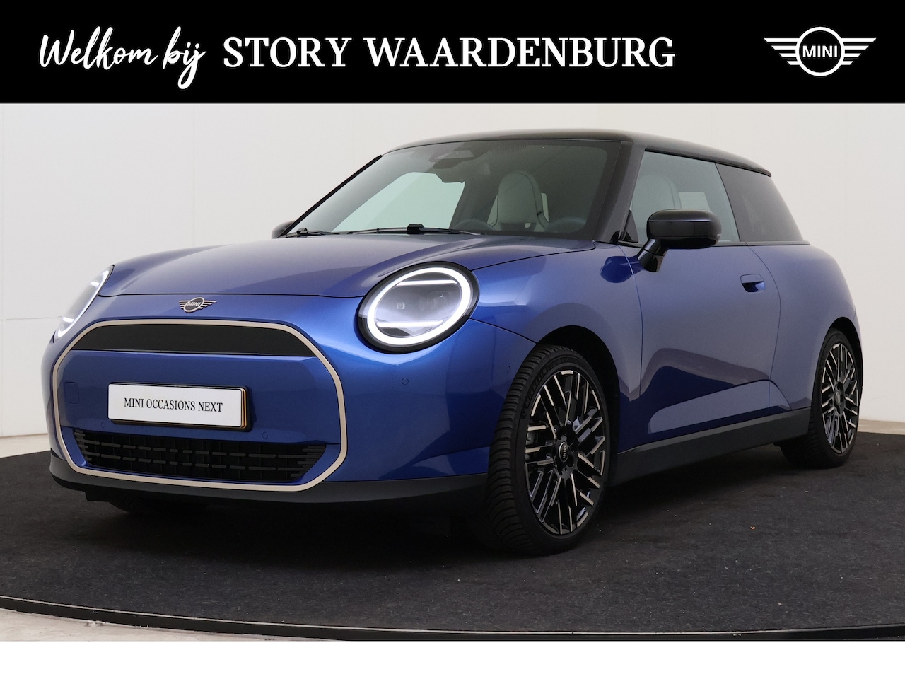 MINI 3-Deurs - Hatchback Cooper E / Favoured / Pakket M / 18" Night Flash Spoke 2-tone - AutoWereld.nl