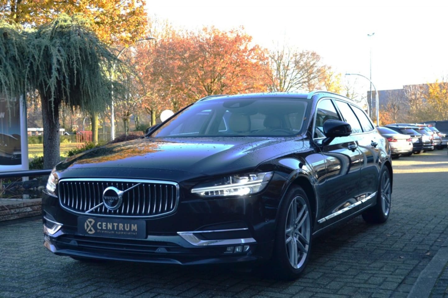 Volvo V90 - 2.0 D4  Bowers Wilkins / export /b2b - AutoWereld.nl