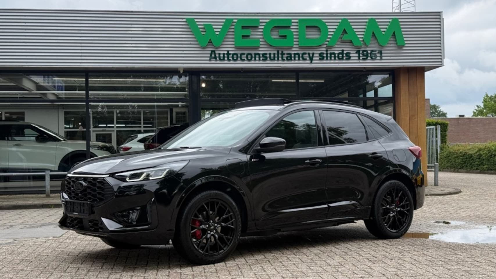 Ford Kuga - 2.5 PHEV ST-LINE X/ FULL BLACK en SMOKE PACK / BLUE cruise mogelijk - AutoWereld.nl