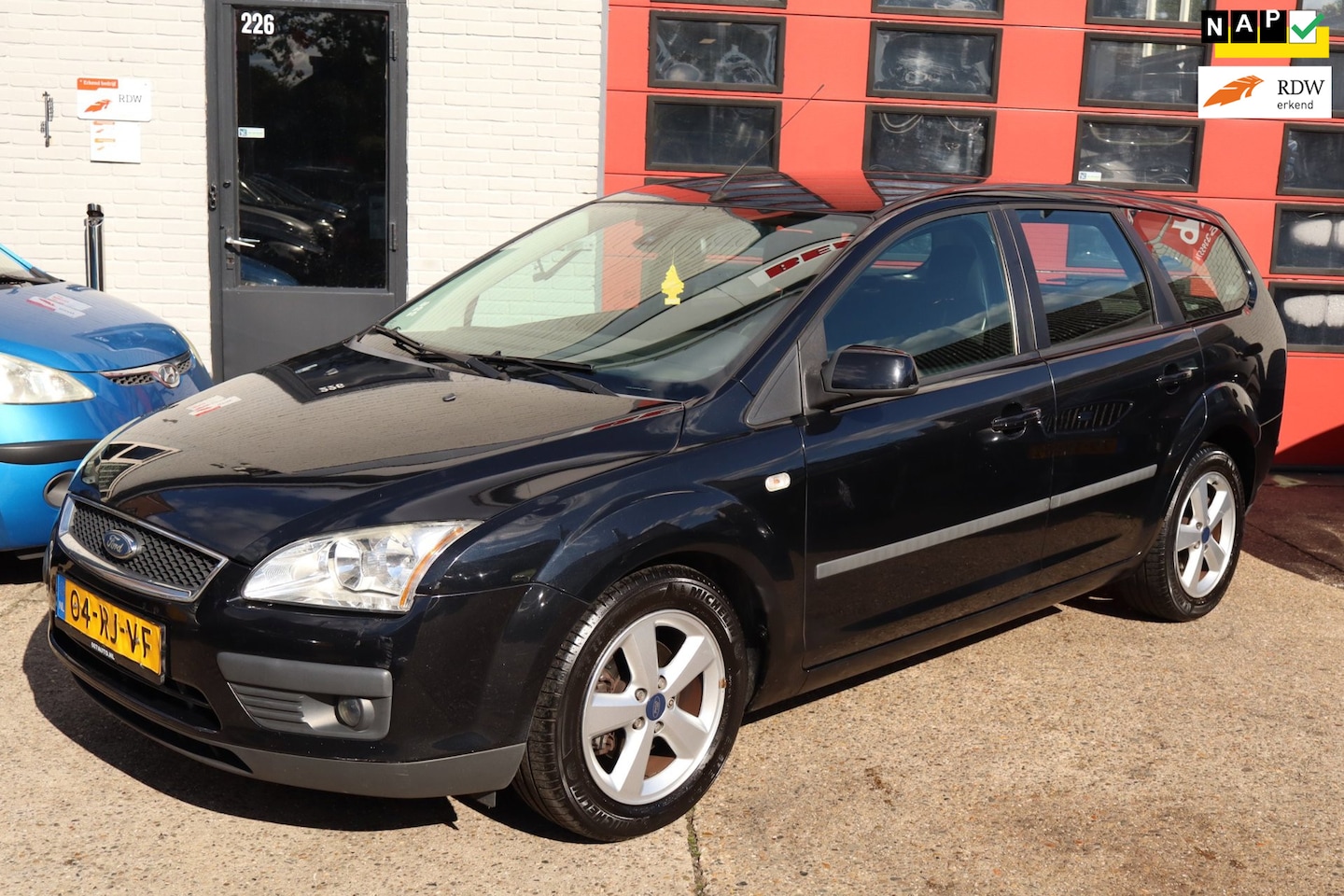 Ford Focus Wagon - 1.6-16V . LPG G3 , AIRCO. GROOT SCHERM - AutoWereld.nl