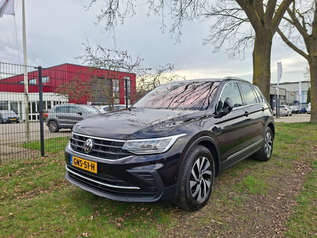 Volkswagen Tiguan - 1.5 MOVE/ACC/Trekhaak/Carplay/achteruitrijcamera/IQ Light - AutoWereld.nl