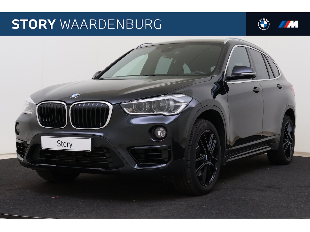 BMW X1 - sDrive20i High Executive Sport Line Automaat / Achteruitrijcamera / Sportstoelen  / Naviga - AutoWereld.nl