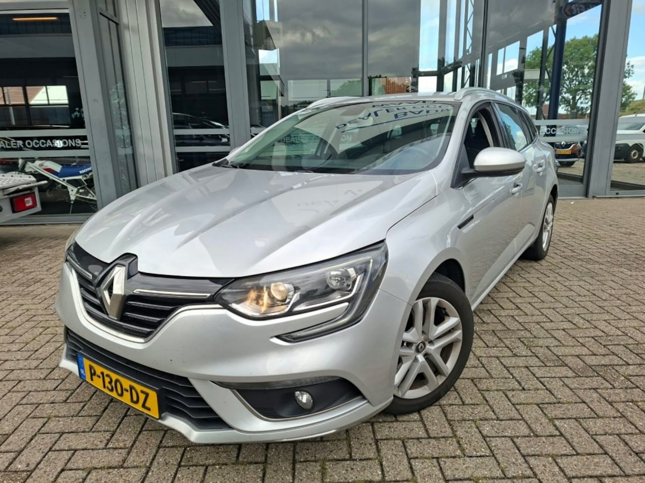 Renault Mégane - 1.5 DCI LIMITED AUTOMAAT NAVI PDC - AutoWereld.nl