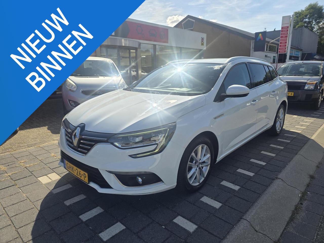 Renault Mégane Estate - 1.2 TCe Bose intens AUTOMAAT, navigatie, led, heads-up display, climate control, cruise co - AutoWereld.nl
