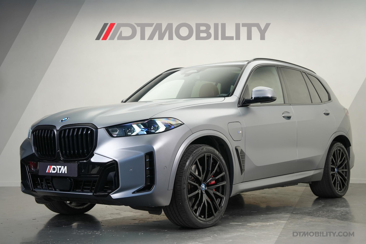 BMW X5 - xDrive50e High Executive M-Sport | Glow | Skylounge | Ventilatie - AutoWereld.nl