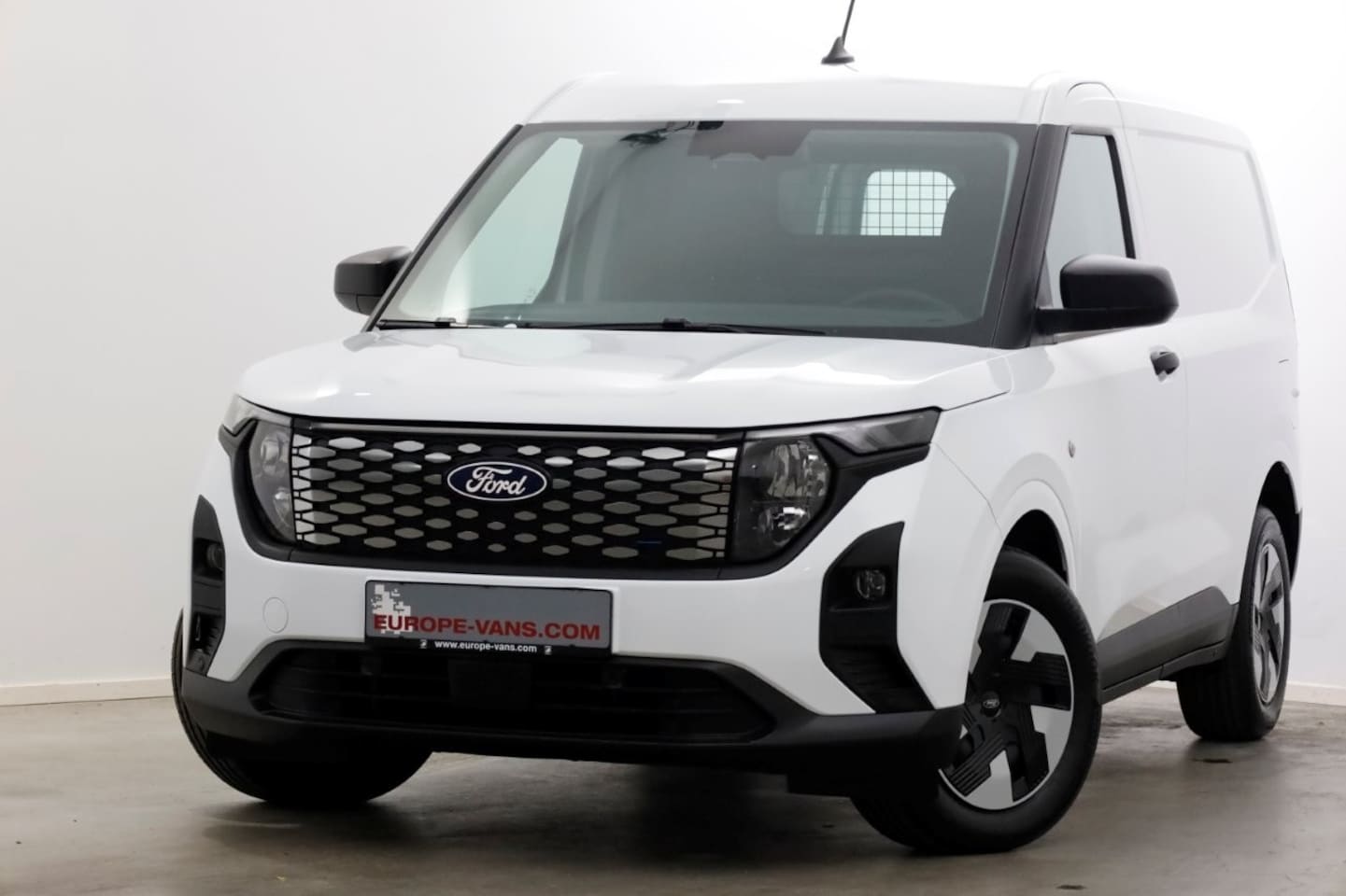 Ford Transit Courier - E-Transit Trend 44 kWh 100% Elektrisch Airco/Camera NIEUW 11-2025 - AutoWereld.nl