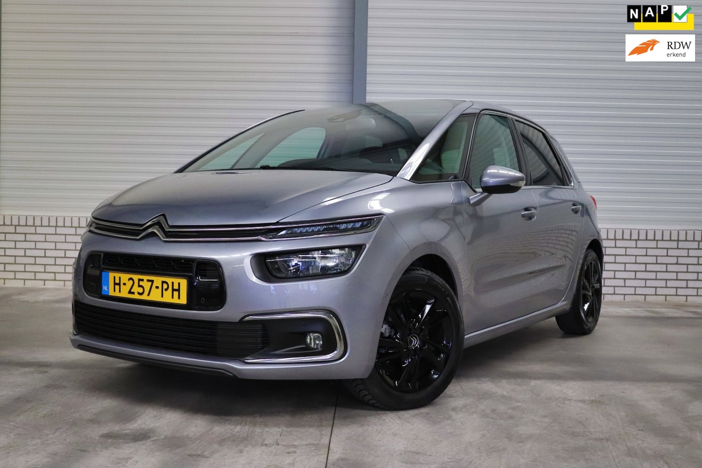 Citroën C4 SpaceTourer - 1.2 PureTech Feel |NAP |Trekhaak | Camera | Keyless |Carplay - AutoWereld.nl