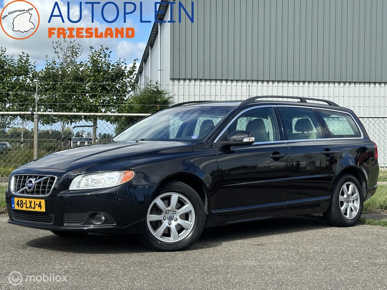 Volvo V70 - 2.0T Kinetic|APK 5/27|Automaat|Trekhaak|Clima - AutoWereld.nl