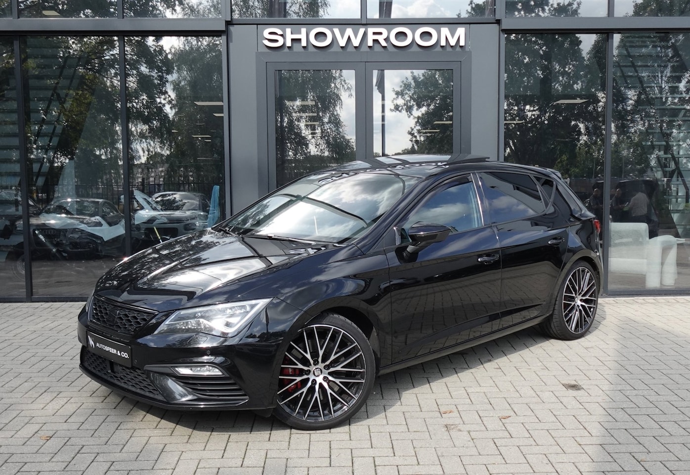 SEAT Leon - 2.0 TSI CUPRA 300 PANO KEYLESS CRUISE - AutoWereld.nl