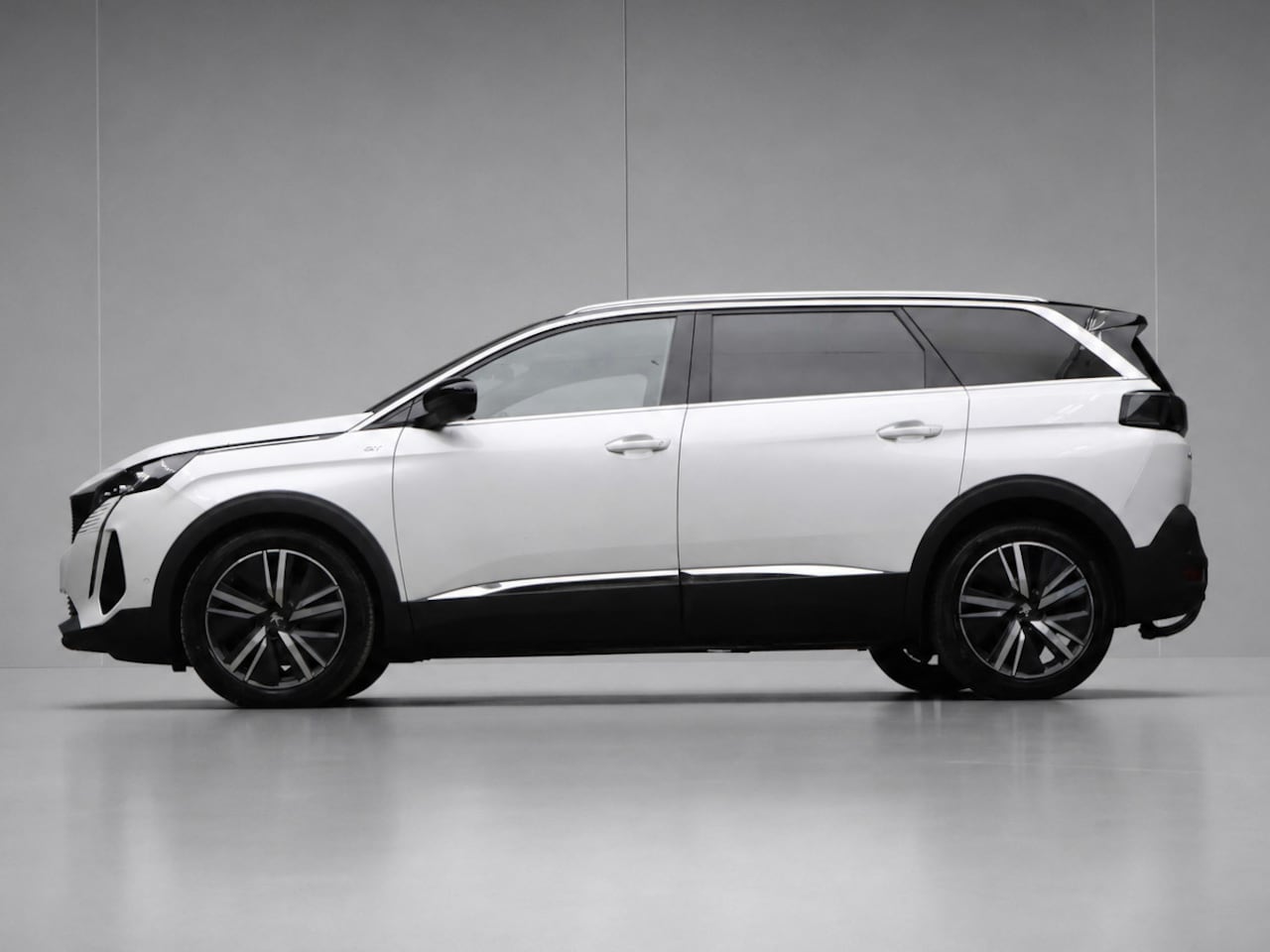 Peugeot 5008 - 1.2 PureTech Blue Lease GT Sport (APPLE CARPLAY,NAVI,CAMERA,360 VIEW,CLIMATE,CRUISE,LED,GE - AutoWereld.nl