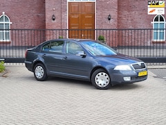 Skoda Octavia - 1.8 TSI Ambiente / Airco / Trekhaak / Pdc / Cruise control / Nap