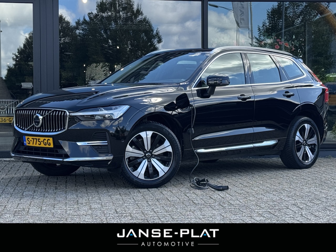 Volvo XC60 - 2.0 T6 Long Range AWD Plus Bright Pano | H&K | 360 Camera | - AutoWereld.nl
