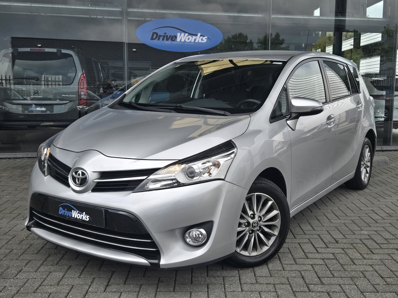 Toyota Verso - 1.8 VVT-i 1Ste eigenaar | Airco | Navi | Camera | Netjes onderhouden | Uniek Interesse, Pr - AutoWereld.nl