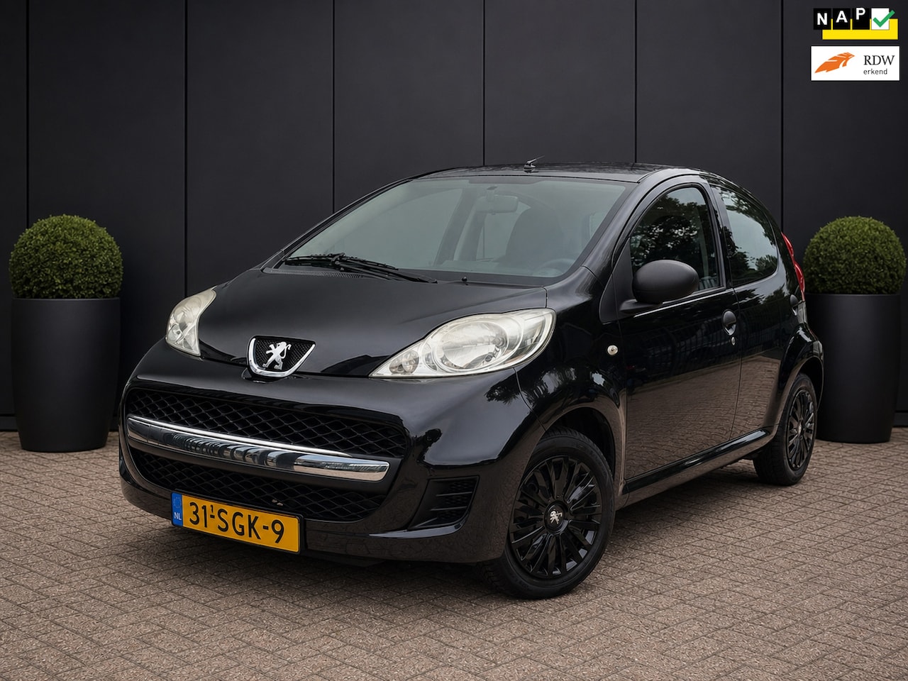 Peugeot 107 - 1.0-12V XR AIRCO APPLE CARPLAY APK 06-06-2027 NAP 5 DEURS - AutoWereld.nl