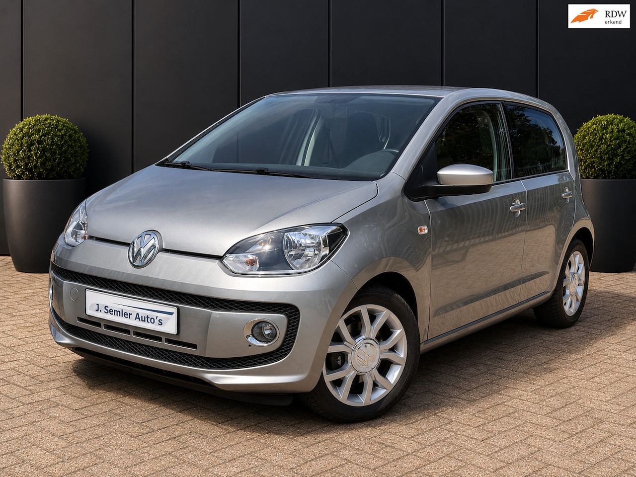Volkswagen Up! - 1.0 high up! BlueMotion AIRCO 28.000 KM !! BOEKJES - AutoWereld.nl