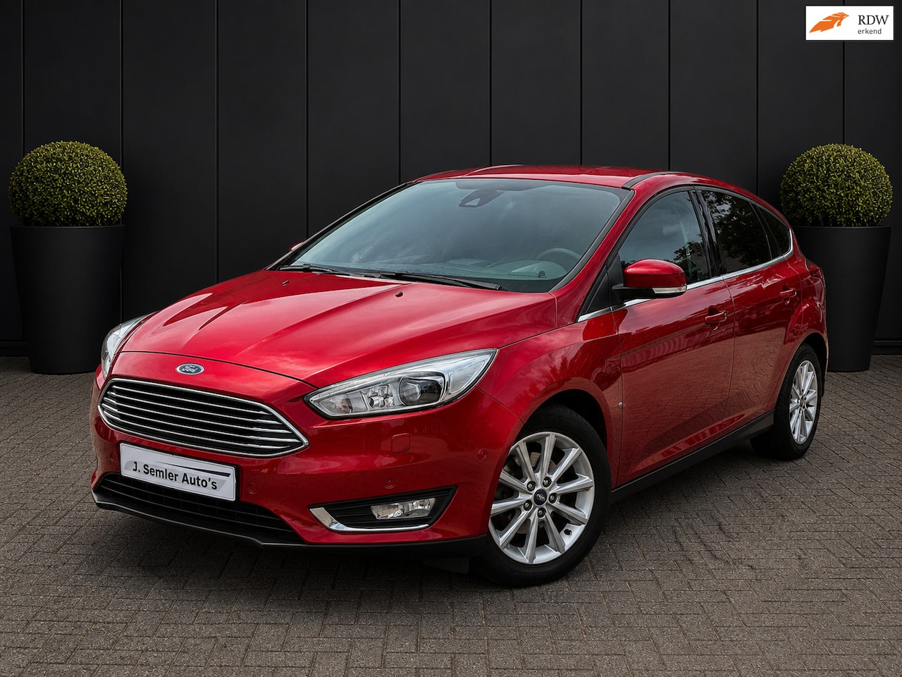 Ford Focus - 1.0 TITANIUM AUTOMAAT NAVI NIEUWE DISTRIBUTIERIEM CAMERA - AutoWereld.nl