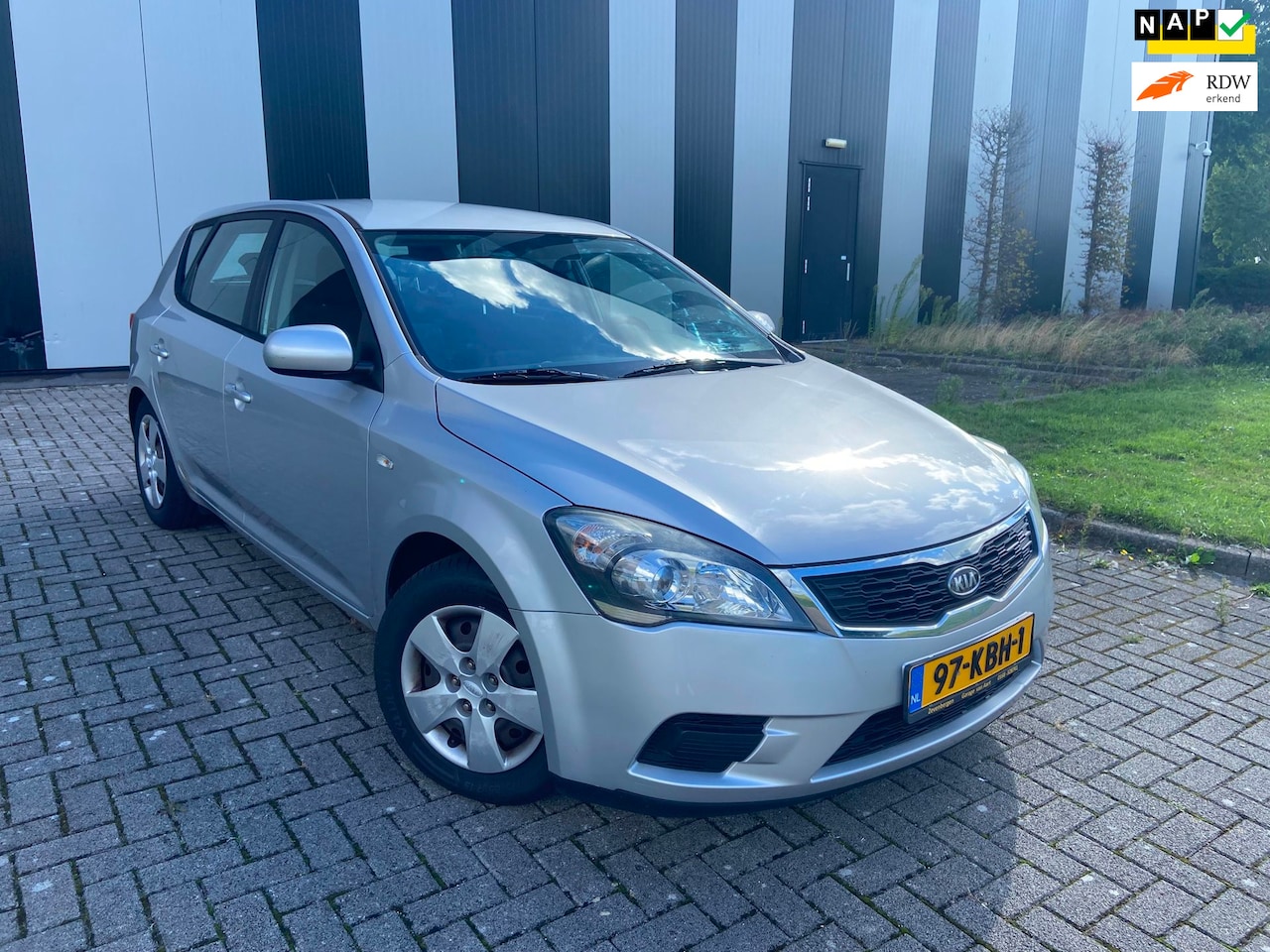 Kia Cee'd - 1.4 CVVT X-tra 1.4 CVVT X-tra - AutoWereld.nl