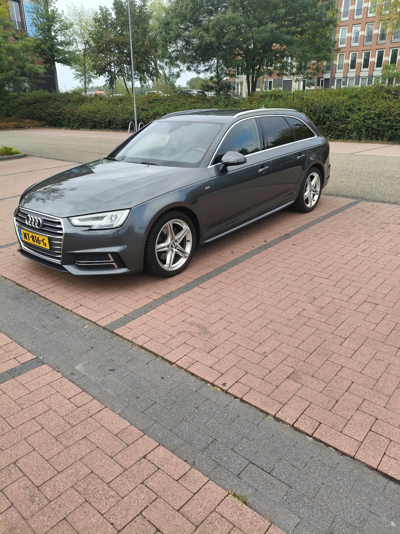 Audi A4 Avant - 2.0 TFSI ultra Sport S line Edition - AutoWereld.nl