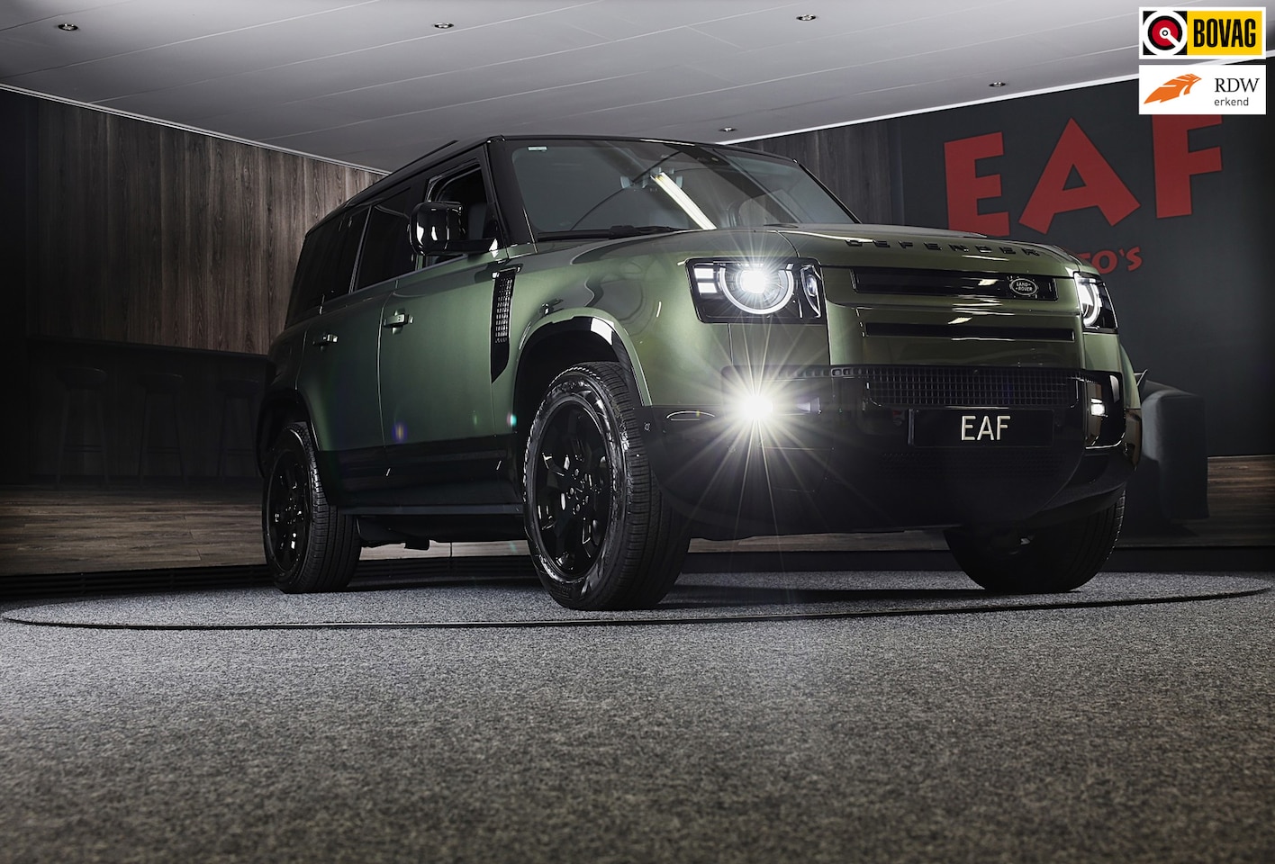 Land Rover Defender 110 - 2.0 P300e 110 X-Dynamic SE / Head Up / Memory / Elek Stoelen / Acc / Lane Assist / 360 Cam - AutoWereld.nl